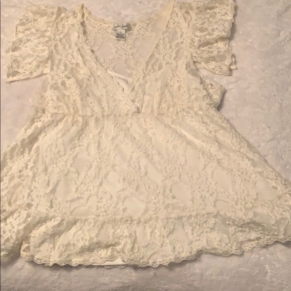 Lace stitched blouse with cami lining